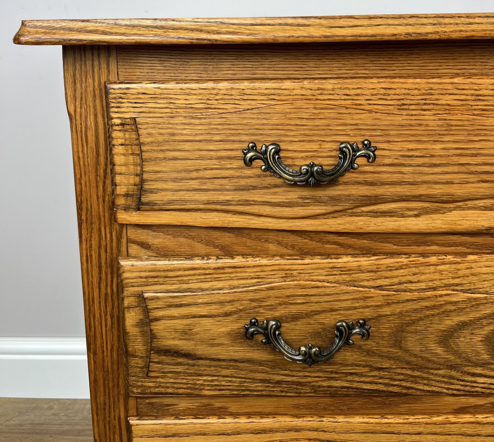 Chest of Drawers Vintage French Louis Oak 3 Drawers Carved Cabinet LOT 62564