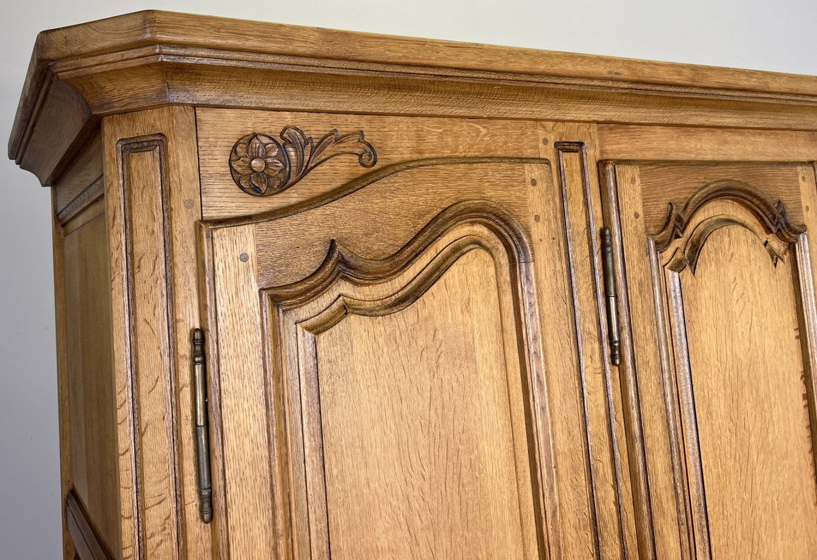 Wardrobe Vintage French Style Oak Four Door Carved Armoire Cabinet LOT 61163