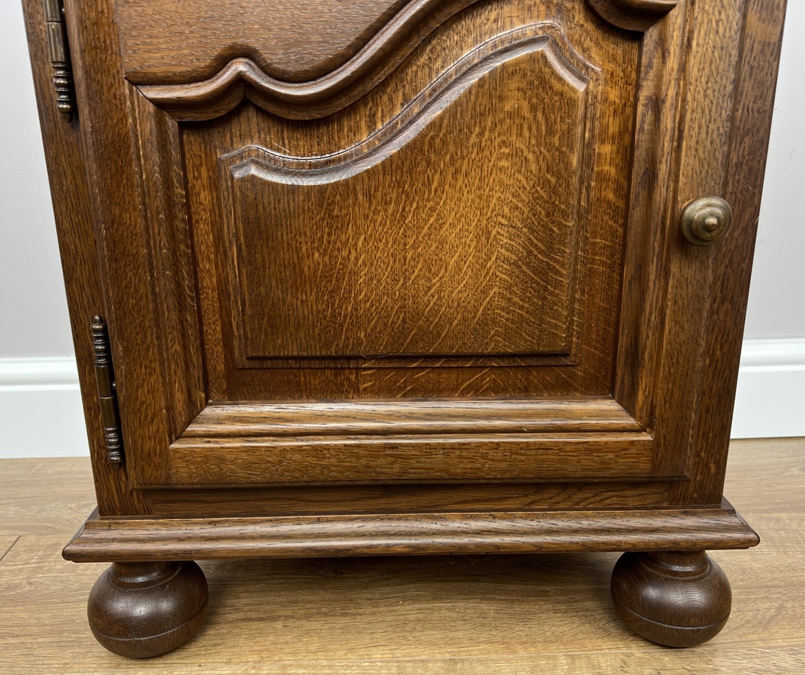 Pair of Bedside Tables Vintage French Style Nightstands Carved Cabinets LOT 49656