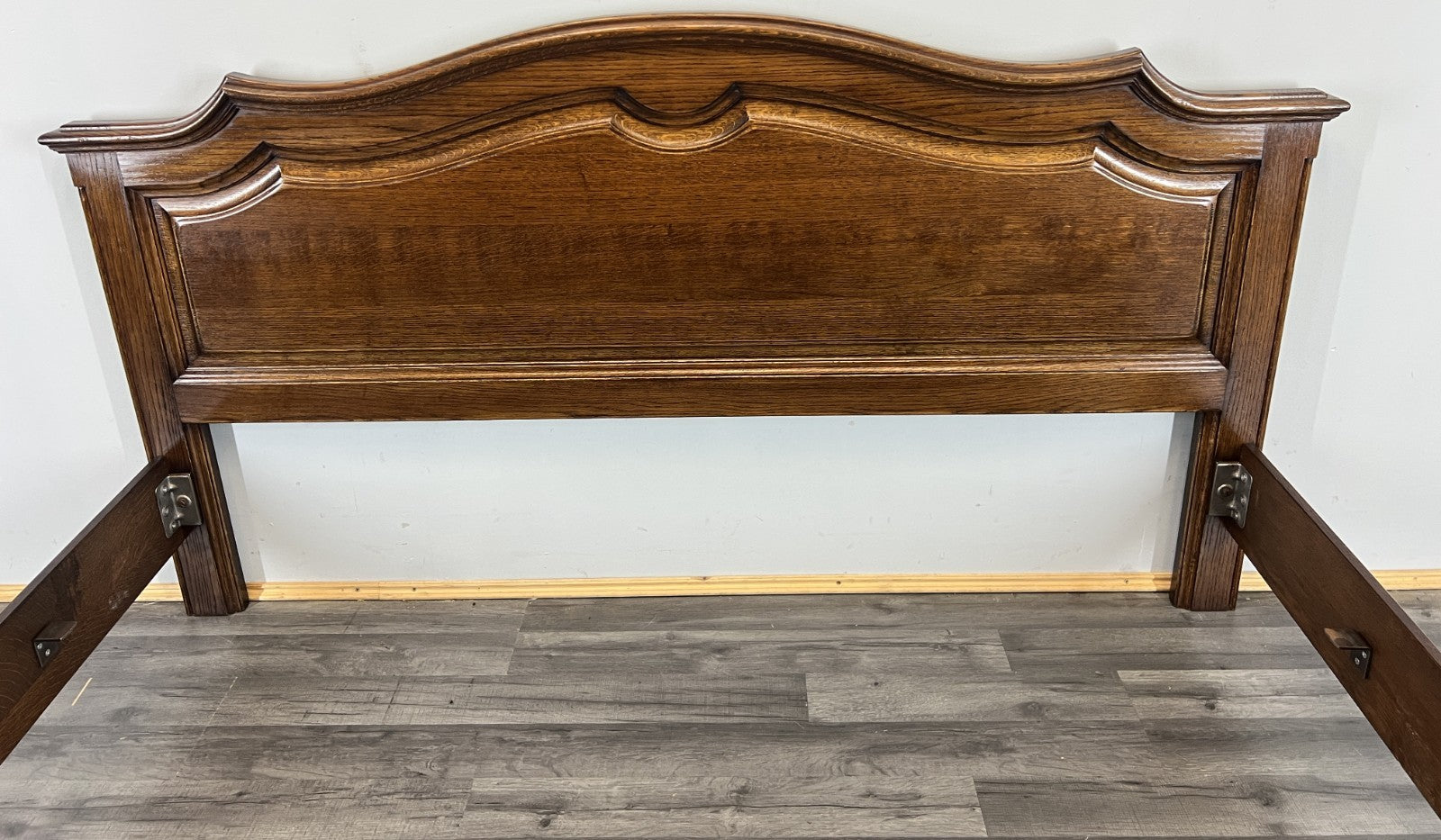 Bed Vintage French Style King Size Bed Frame Oak Carved Headboard LOT 46228