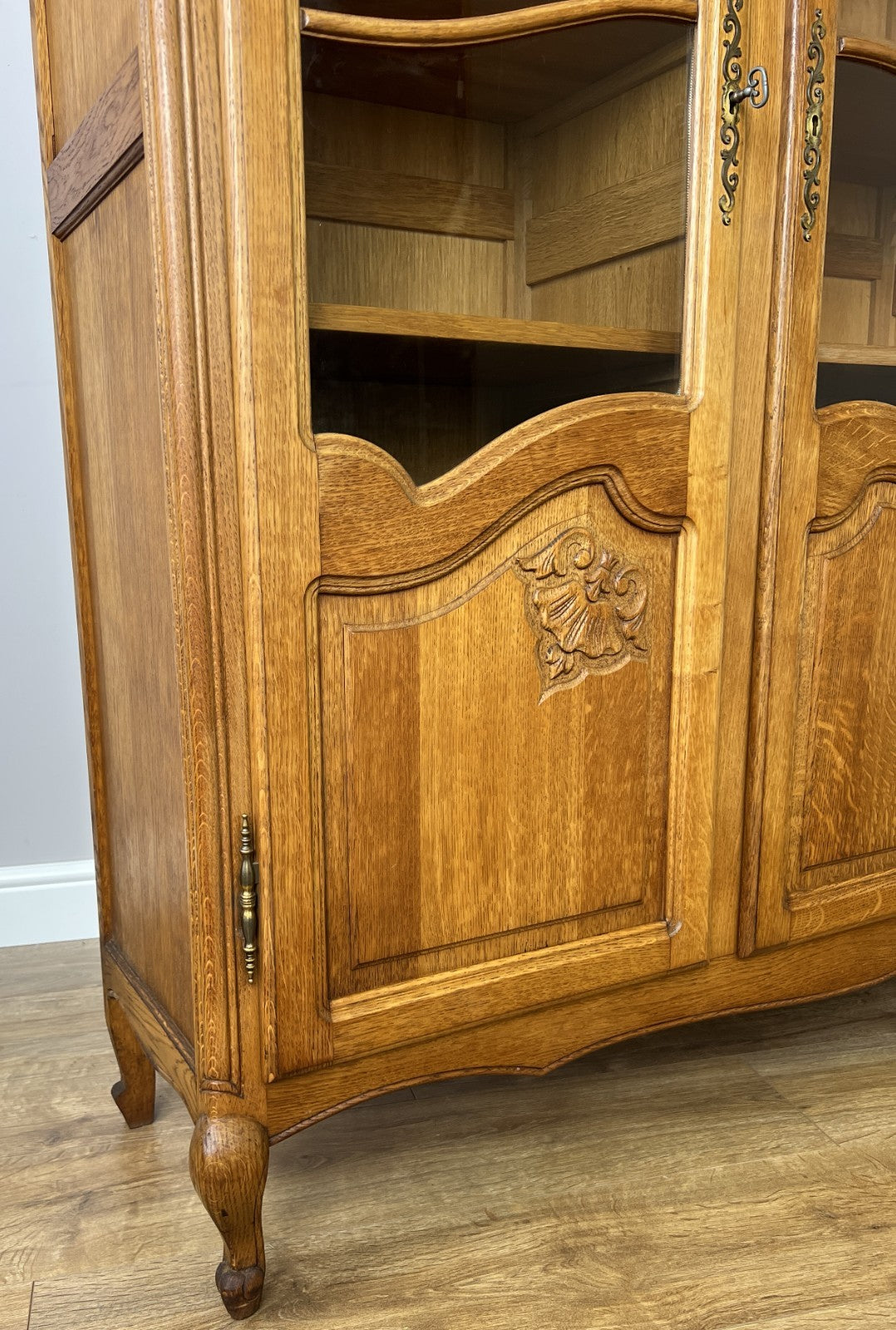 Bookcase Vintage French Louis XVI Oak Display Cabinet Carved Sideboard LOT 63135