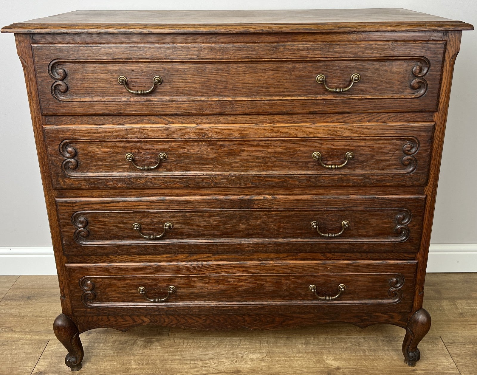Chest of Drawers Vintage French Louis Oak 4 Drawers Carved Cabinet LOT 62691