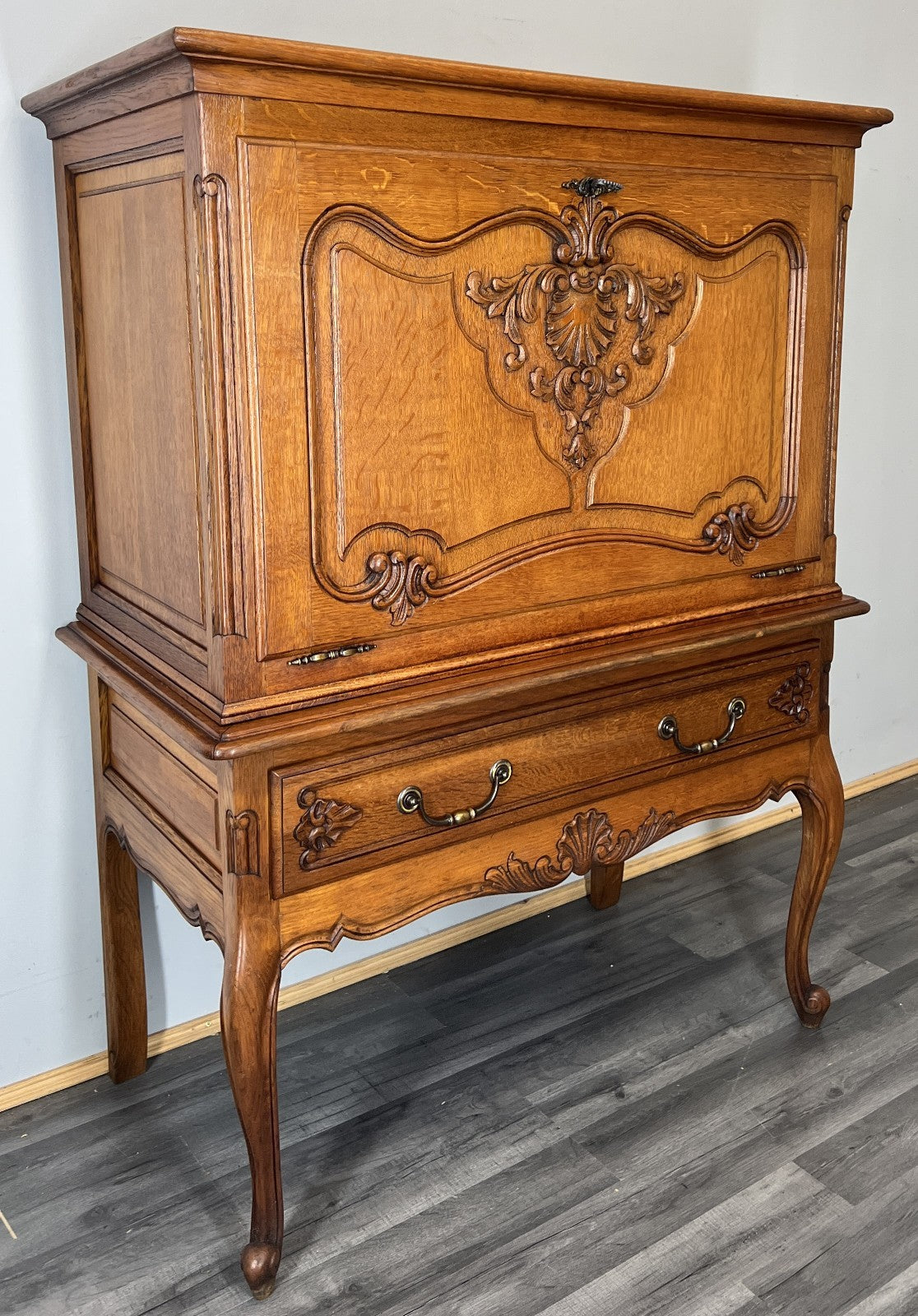Cabinet Vintage French Louis Style Oak Carved Sideboard with Drawer LOT 45771