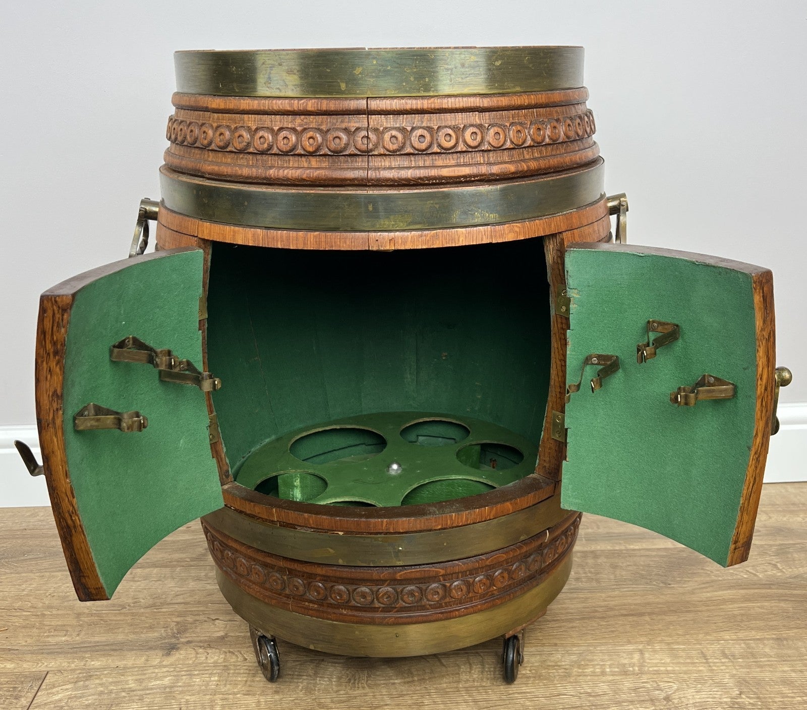 Cabinet Vintage French Style Barrel Drink Cabinet Oak Carved Storage LOT 49627