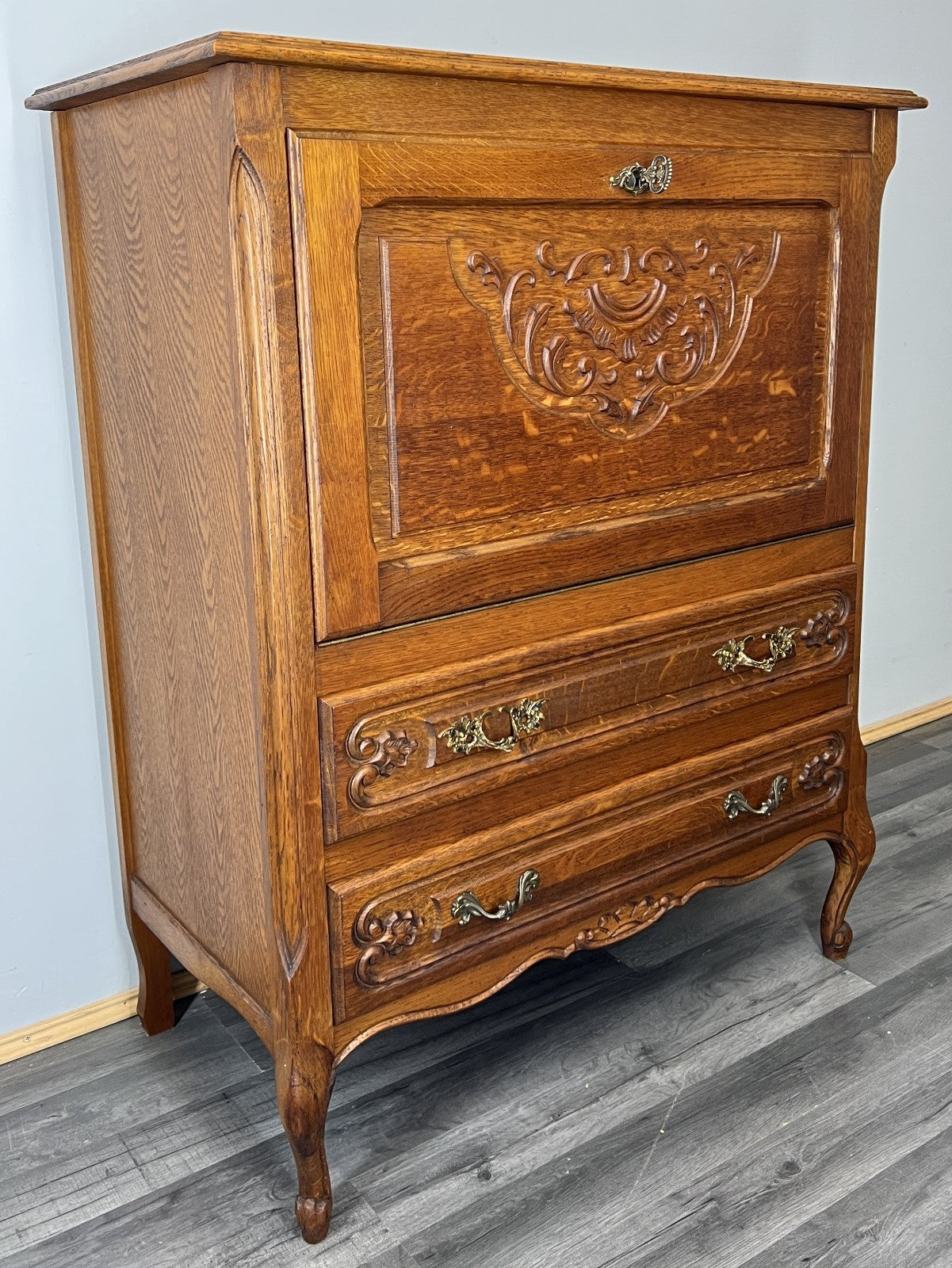 Cabinet Vintage French Louis XIV Style Sideboard Carved Cupboard LOT 44197
