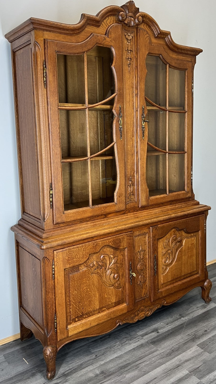 Bookcase Vintage French Louis XIV Style Oak Display Cabinet Sideboard LOT 44811