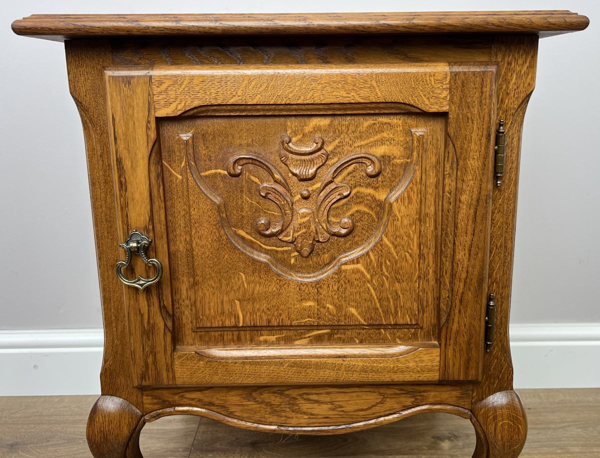 Bedside Table Vintage French Louis Style Oak Nightstand Carved Cabinet LOT 63003