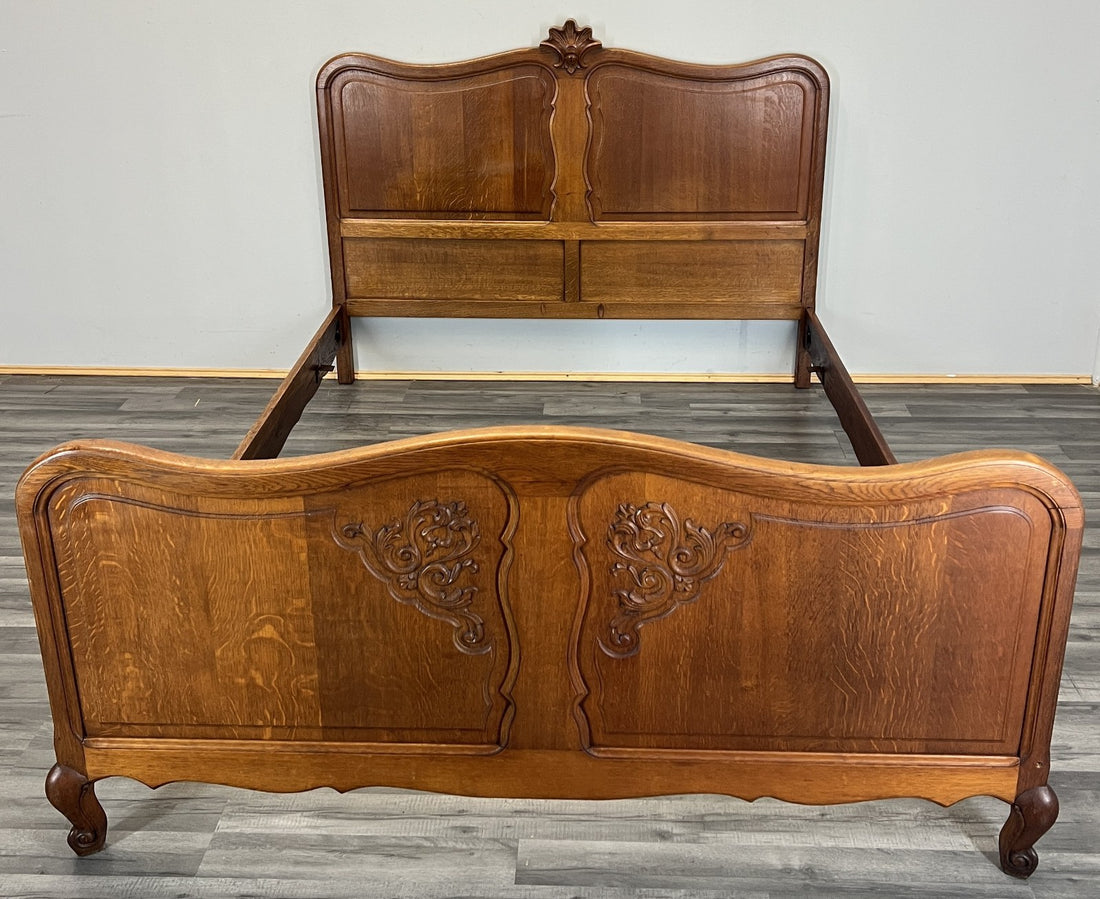 Bed Vintage French Louis Style Oak Double Bed Frame Carved Headboard LOT 47300