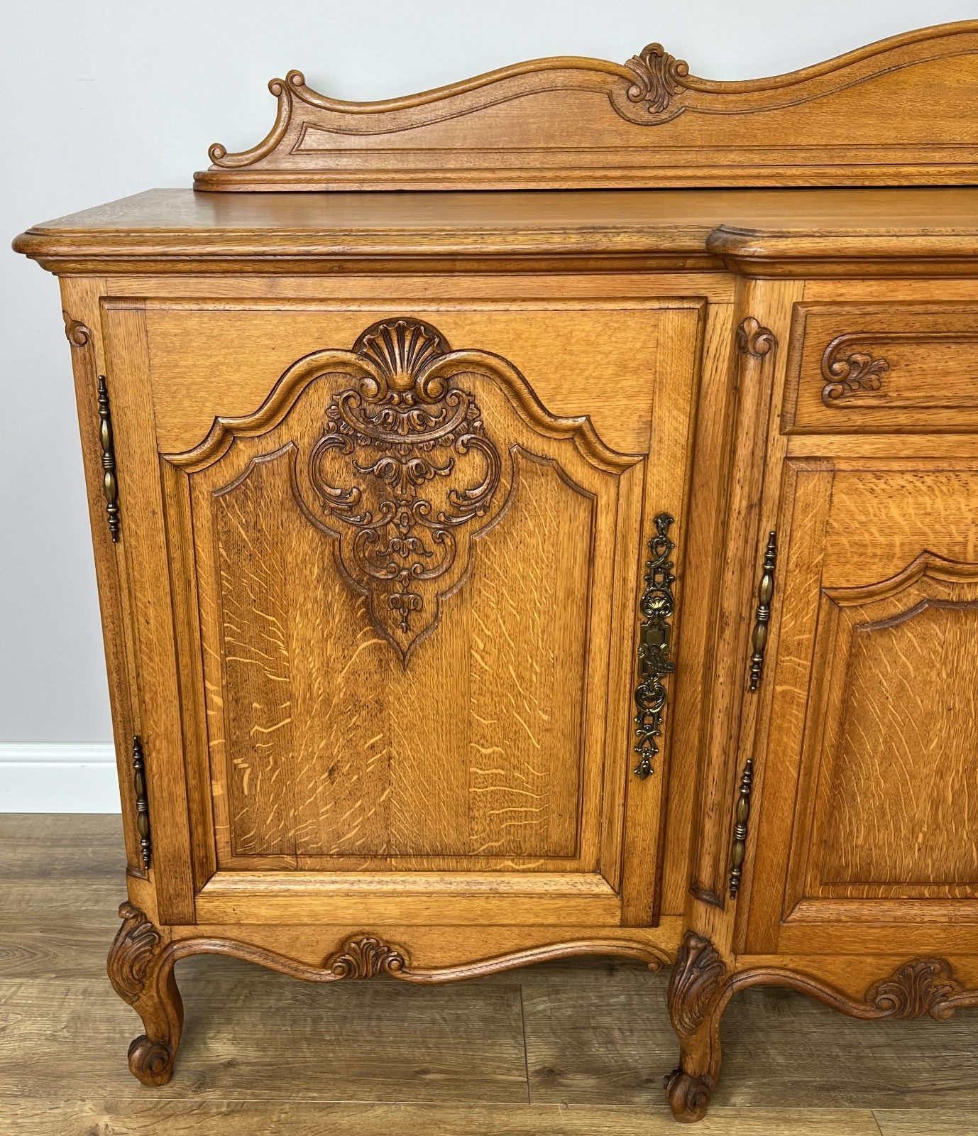 Sideboard Vintage French Louis Style Oak 4 Door Cupboard Carved Cabinet LOT 63625