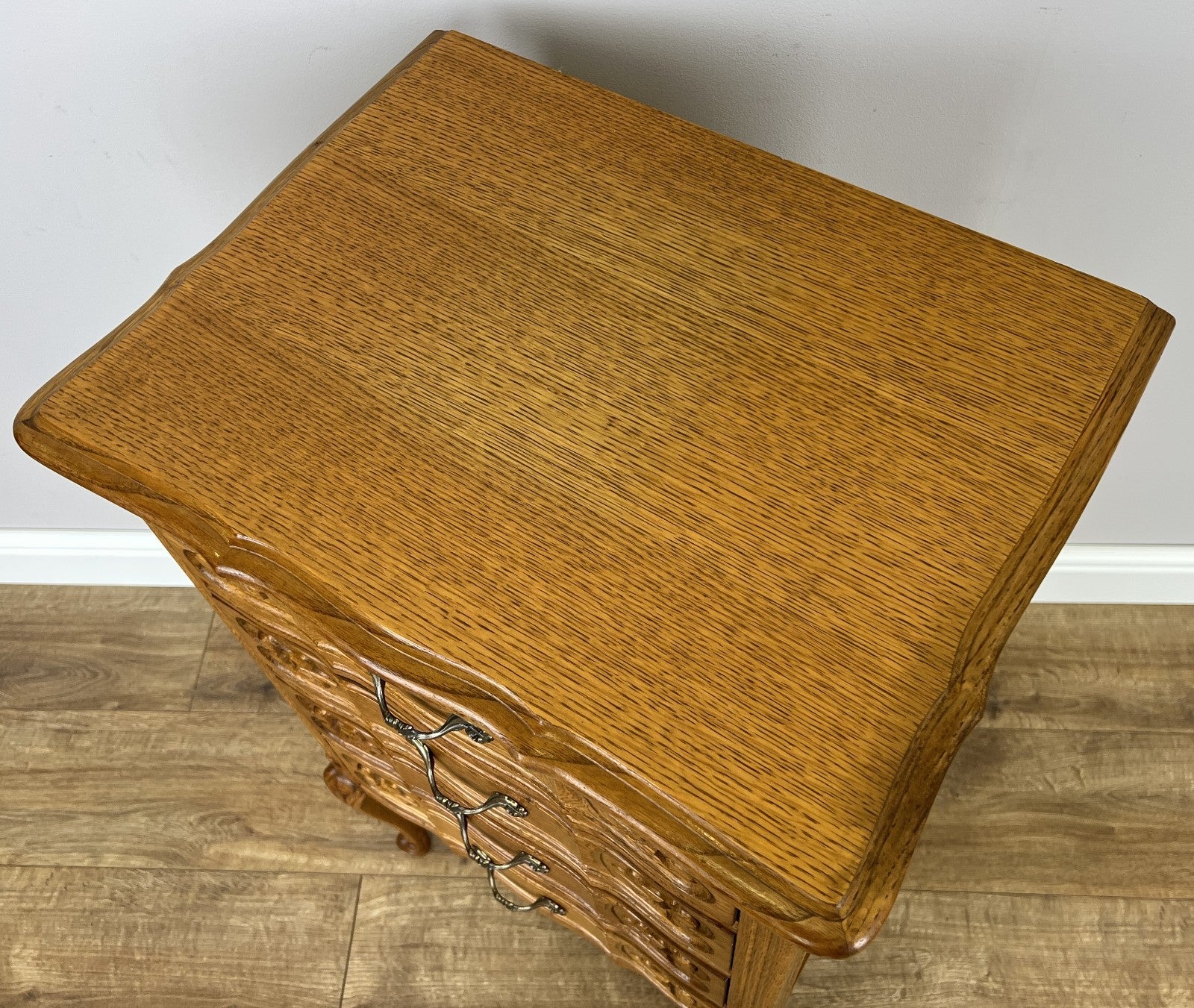 Chest of Drawers Vintage French Louis Oak 4 Drawers Carved Cabinet LOT 62318