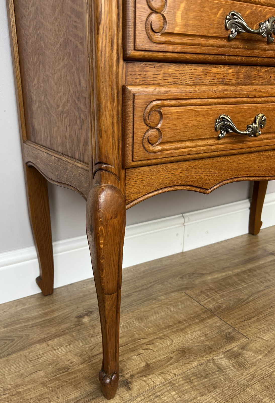 Chest of Drawers Vintage French Louis Oak 3 Drawers Carved Cabinet LOT 62346