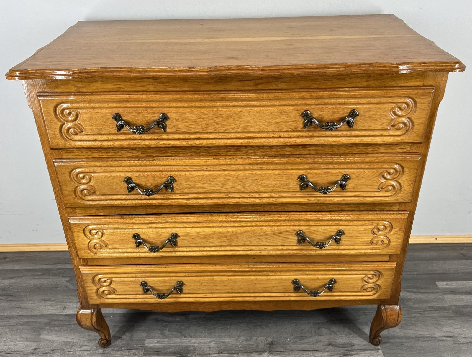 Chest of Drawers Vintage French Louis Oak Carved 4 Drawers Cabinet LOT 44540
