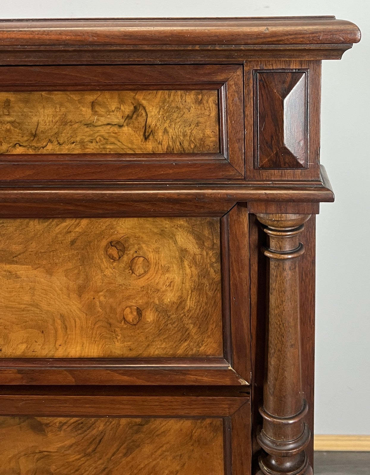 Chest of Drawers Antique French Burr Style 4 Drawers Carved Cabinet LOT 44977