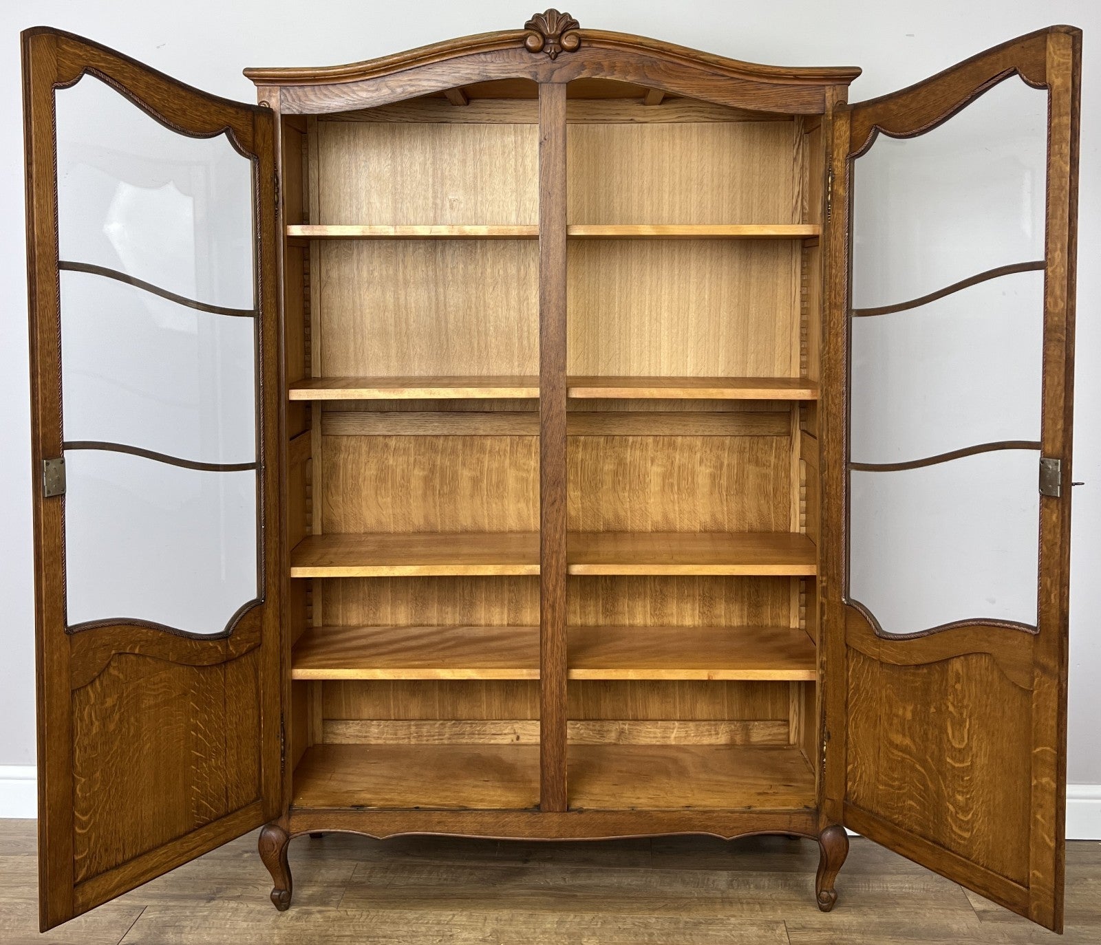 Bookcase Vintage French Louis XIV Style Oak Display Cabinet Sideboard LOT 63599