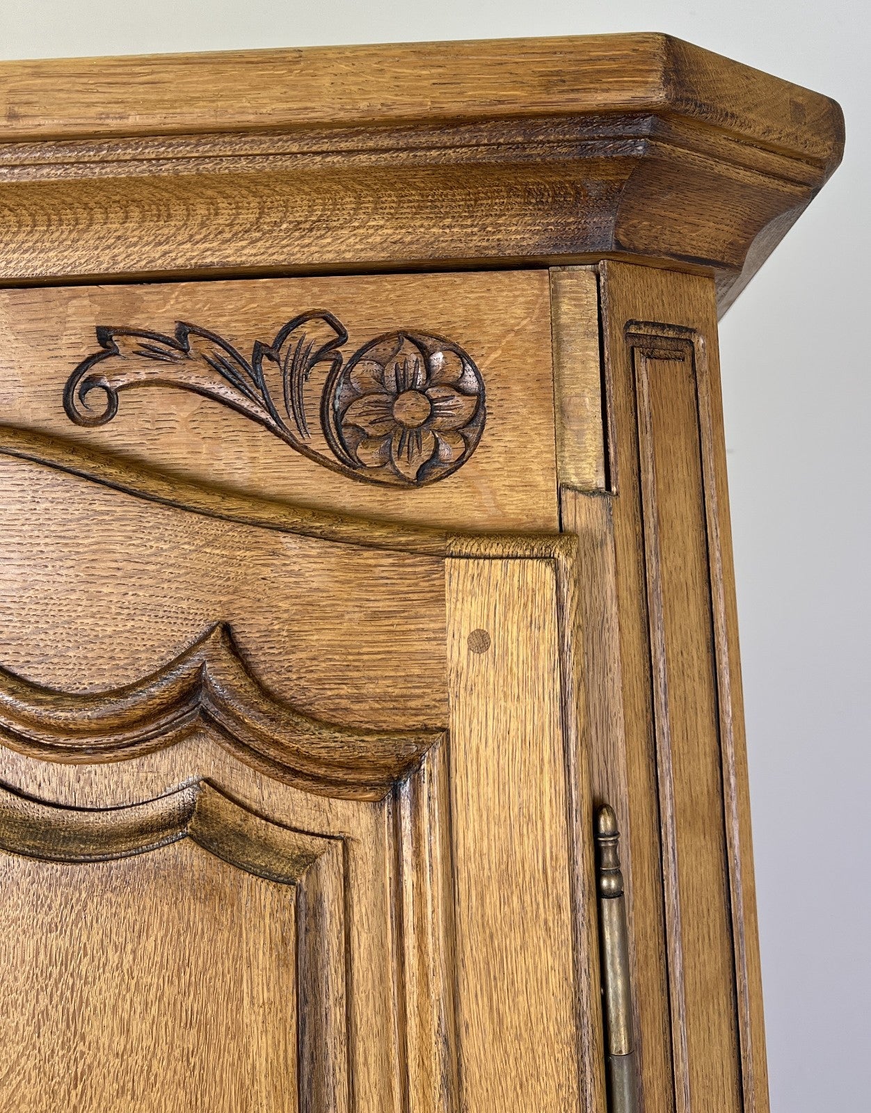 Wardrobe Vintage French Style Oak Four Door Carved Armoire Cabinet LOT 611610