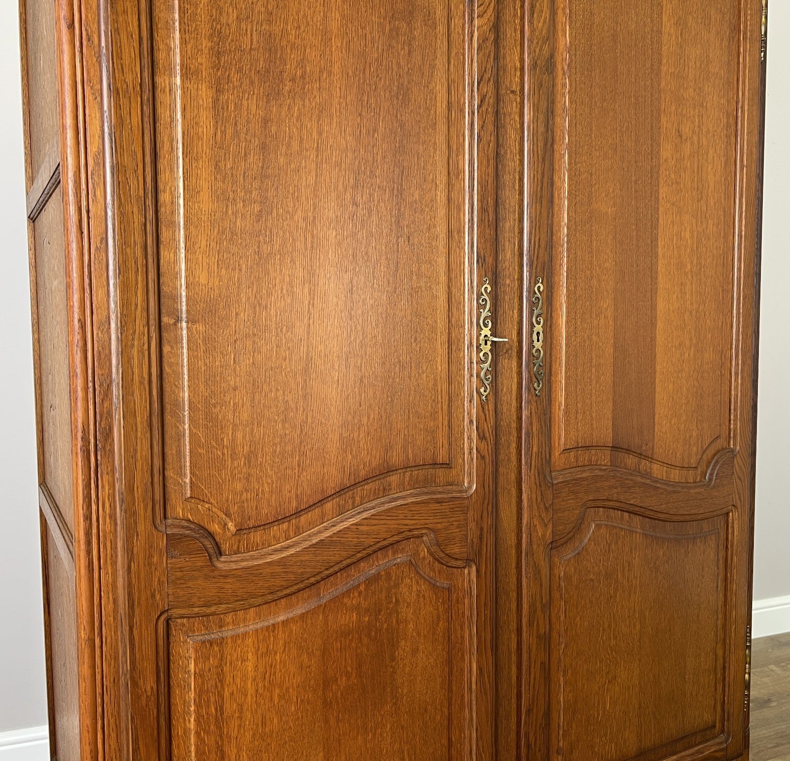 Wardrobe Vintage French Louis Style Oak Two Door Carved Armoire Cabinet LOT 61028