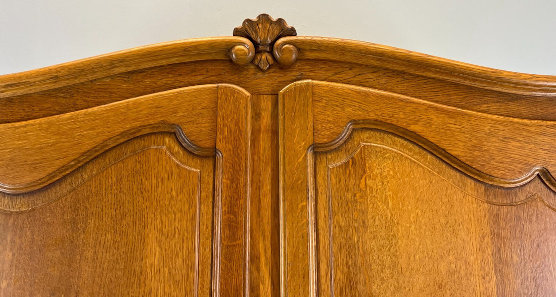 Armoire Wardrobe   Amazing French Carved 2 door Oak Louis XV Wardrobe LOT 3740a0