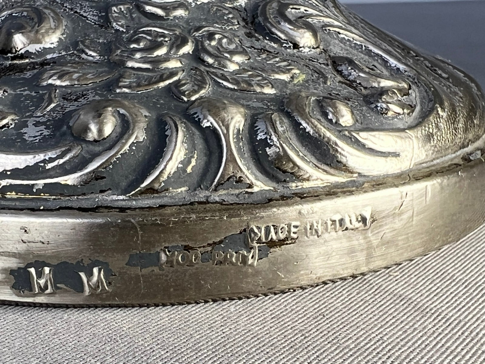 Lamp Antique Style Pewter Angel Table Lamp Pleated Glass Shade LOT 516917
