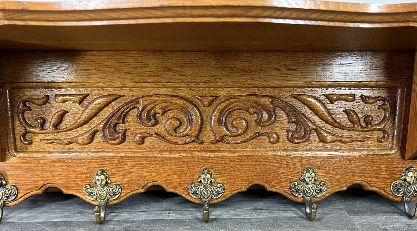 French Vintage Style Coat Rack Oak 5 Hooks Ornate Wall Shelf Coat LOT 46913