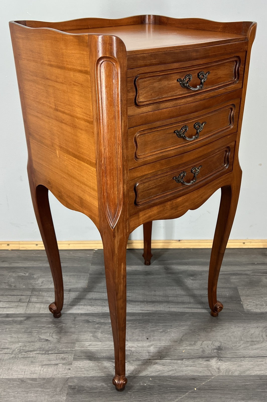 Pair of Bedside Tables Vintage French Louis Carved Nightstands Cabinets LOT 44273