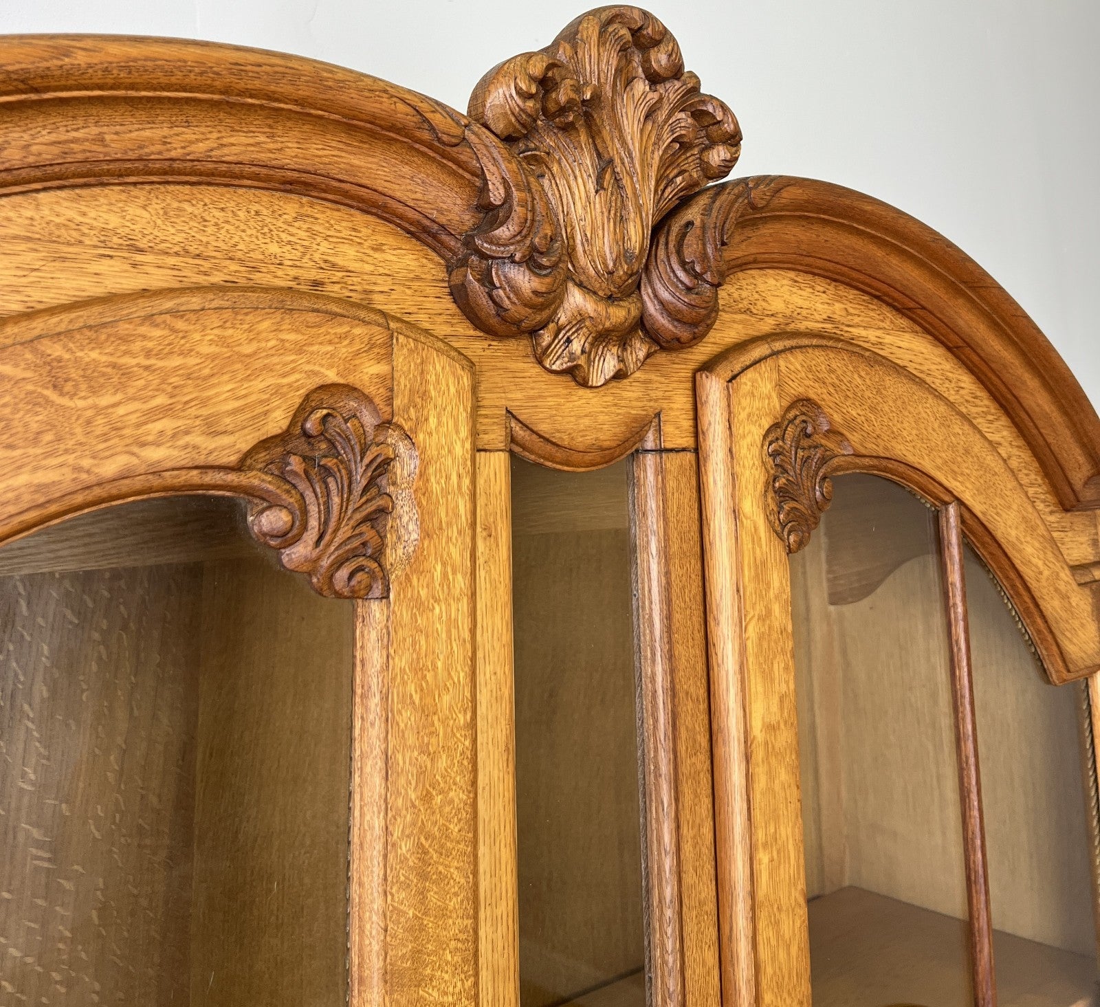 Bookcase Vintage French Louis XVI Oak Display Cabinet Carved Sideboard LOT 62853