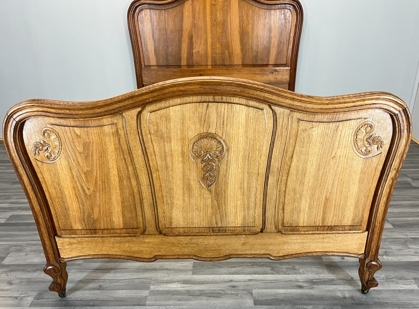 Bed Antique French Style Oak Double Bed Frame Carved Headboard LOT 37111