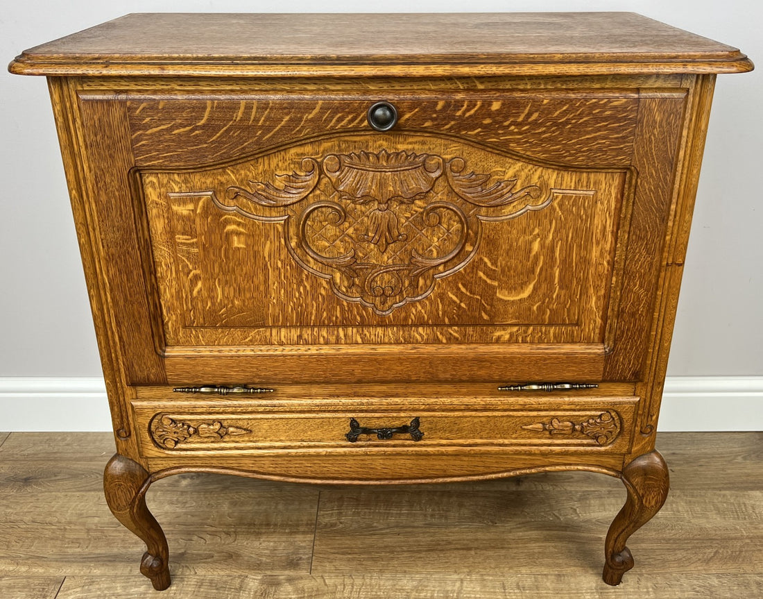 Cabinet Vintage French Louis XIV Oak Sideboard with Carved Cupboard LOT 62470