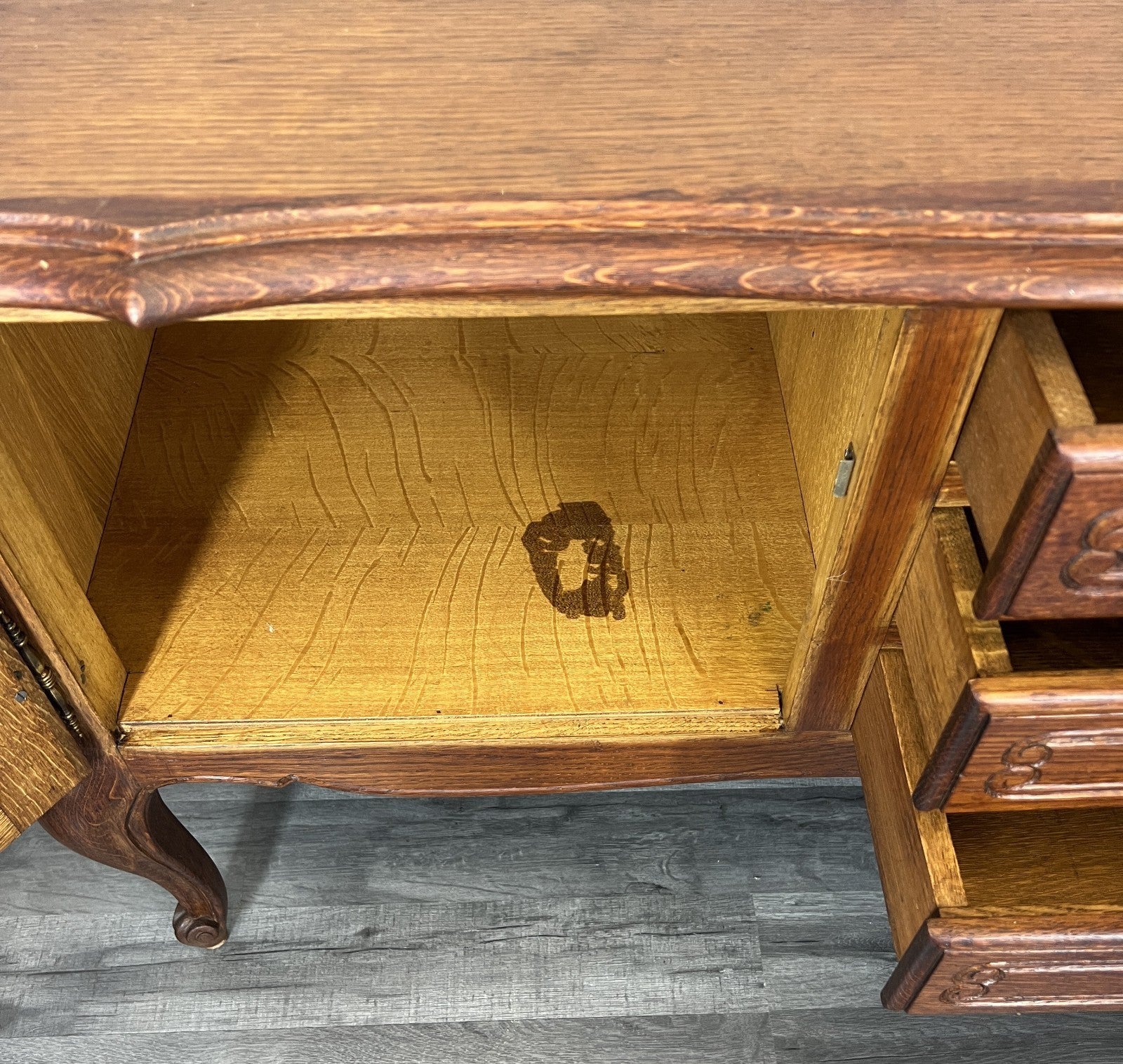 Cabinet Vintage French Louis Oak Carved Doors & Drawers Sideboard LOT 440013