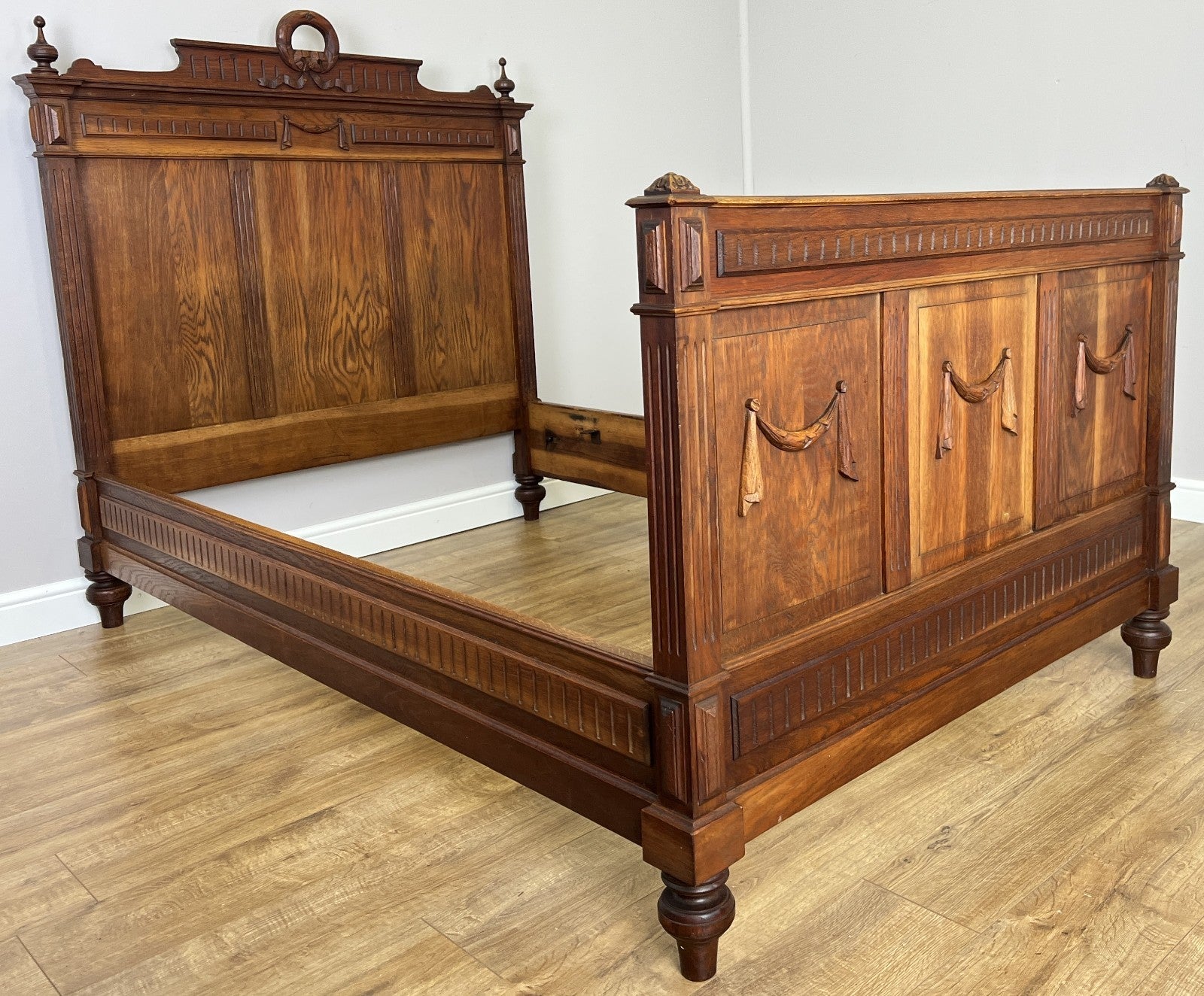 Bed Antique French Style Oak Double Bed Frame Carved Headboard LOT 60943
