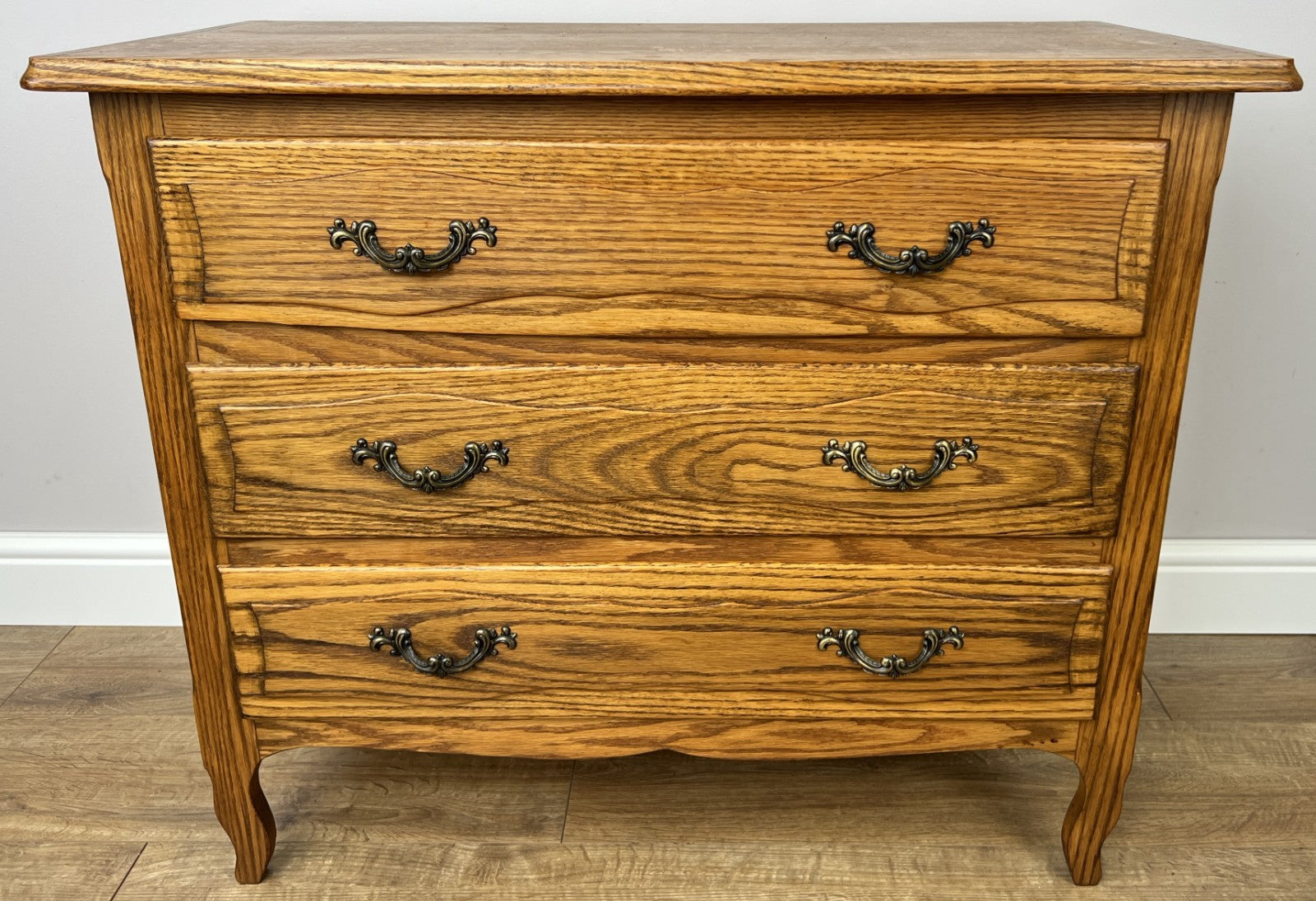 Chest of Drawers Vintage French Louis Oak 3 Drawers Carved Cabinet LOT 62562
