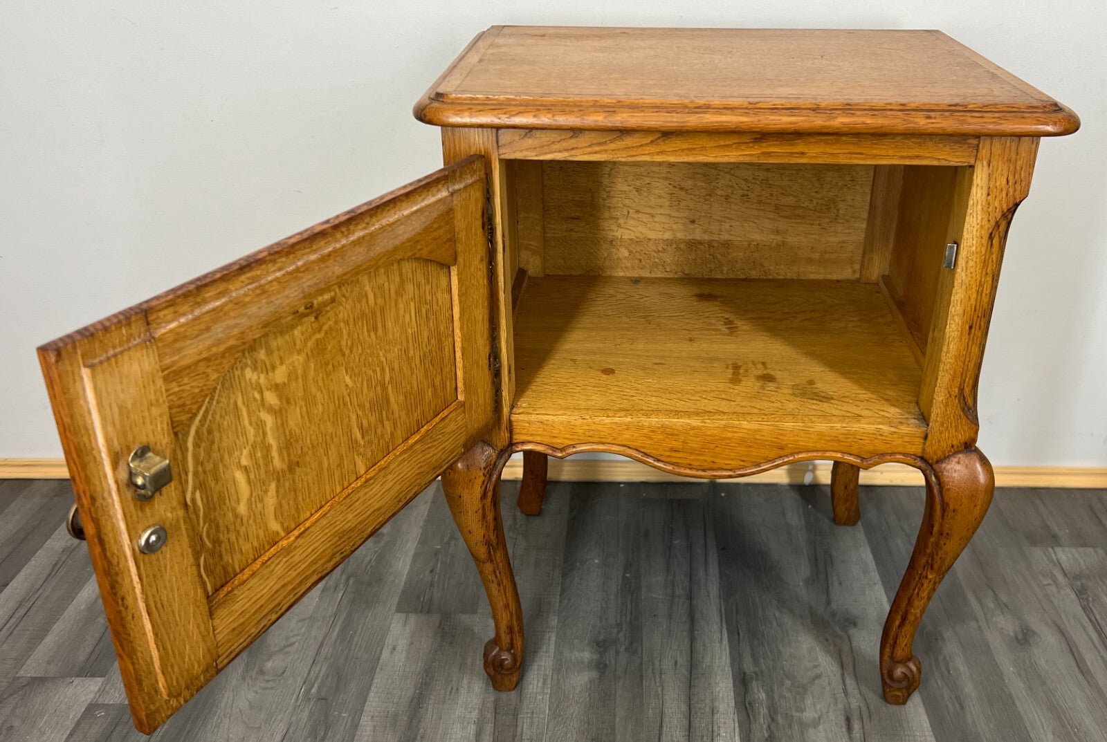 Pair of Bedside Tables Vintage French Oak Nightstands Carved Cabinets LOT 346510
