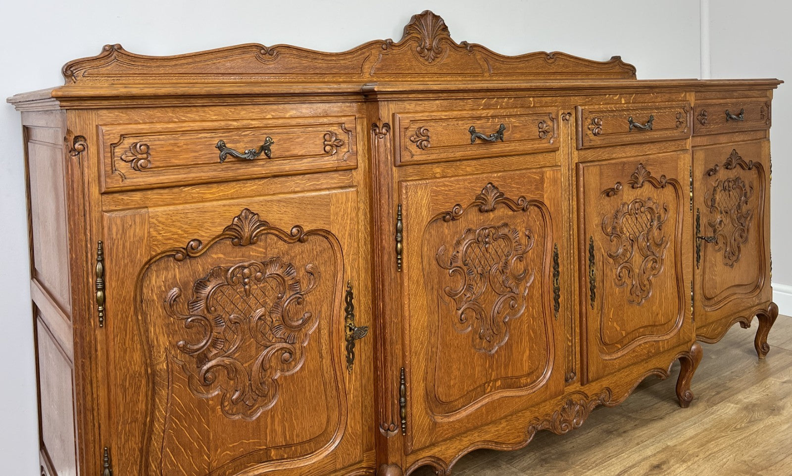 Sideboard Vintage French Louis Style Oak 4 Door Cupboard Carved Cabinet LOT 63632