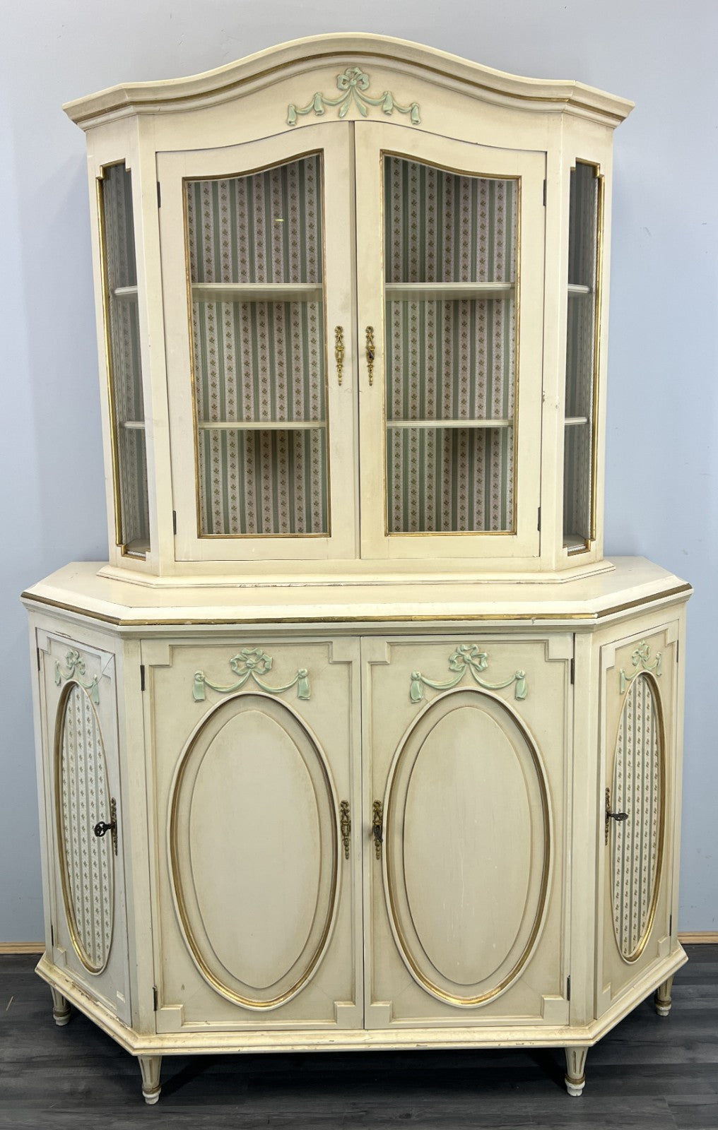 Display Cabinet Vintage French Style Shabby Chic Glazed Sideboard LOT 47920