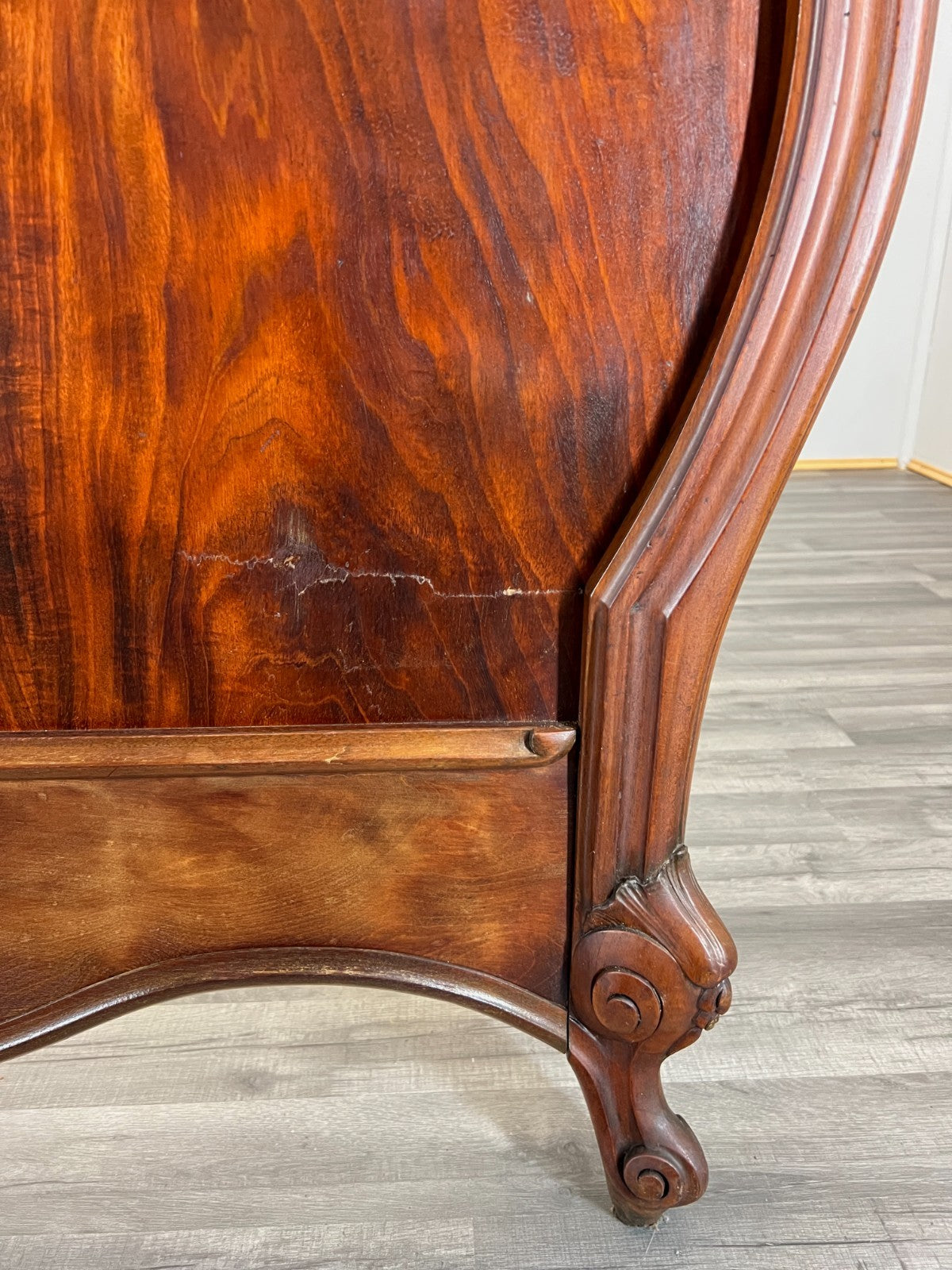 Bed Antique French Style Mahogany Double Bed Frame Carved Headboard LOT 47334