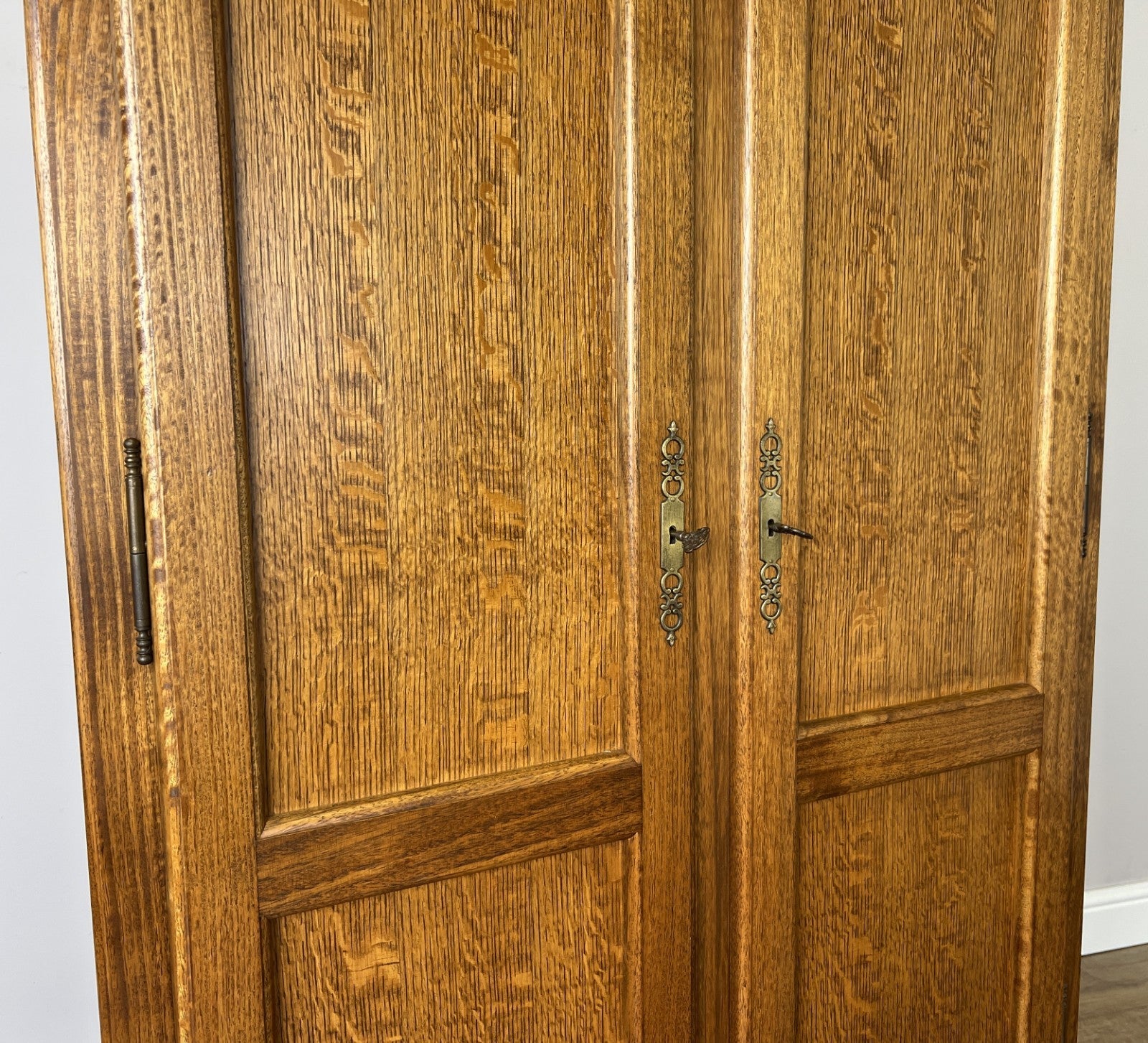 Wardrobe Vintage French Style Oak Two Door Carved Armoire Cabinet LOT 61286