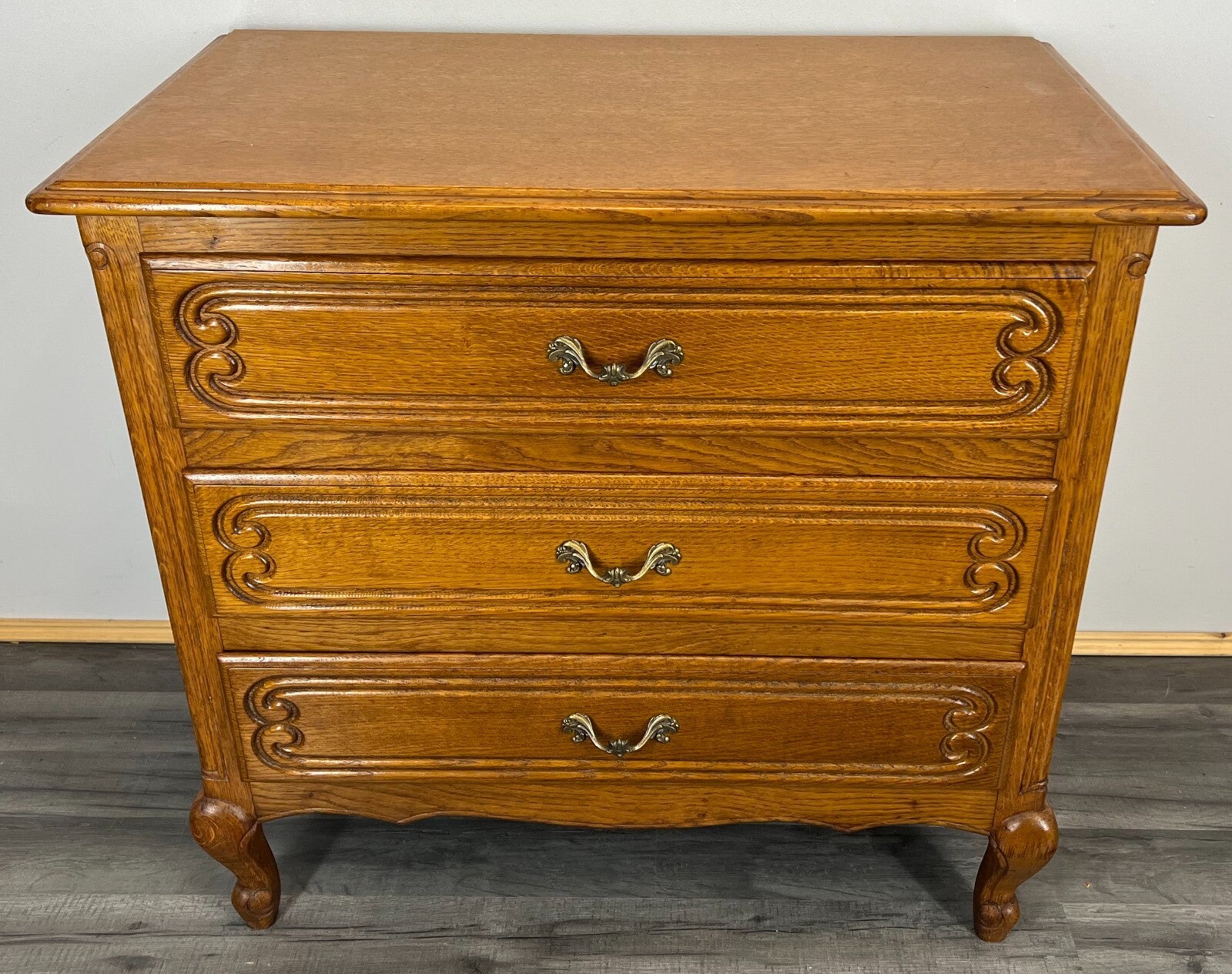 Chest of Drawers Vintage French Louis XIV 3 Drawers Carved Cabinet LOT 28540