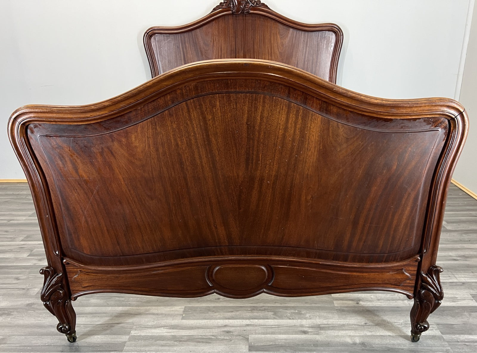 Bed Antique French Style Double Bed Frame Walnut Carved Headboard LOT 46162
