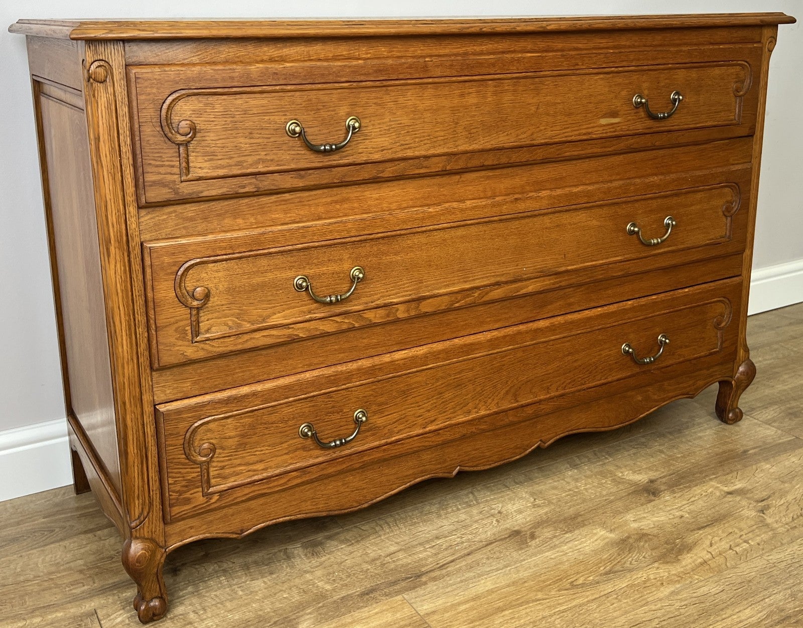 Chest of Drawers Vintage French Louis Oak 3 Drawers Carved Cabinet LOT 62652