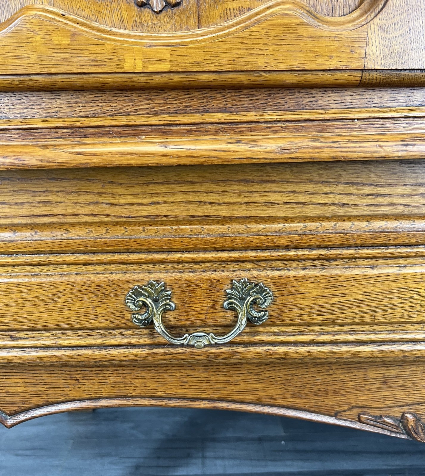 Cabinet Vintage French Louis XVI Oak Carved Sideboard with Drawers LOT 40157
