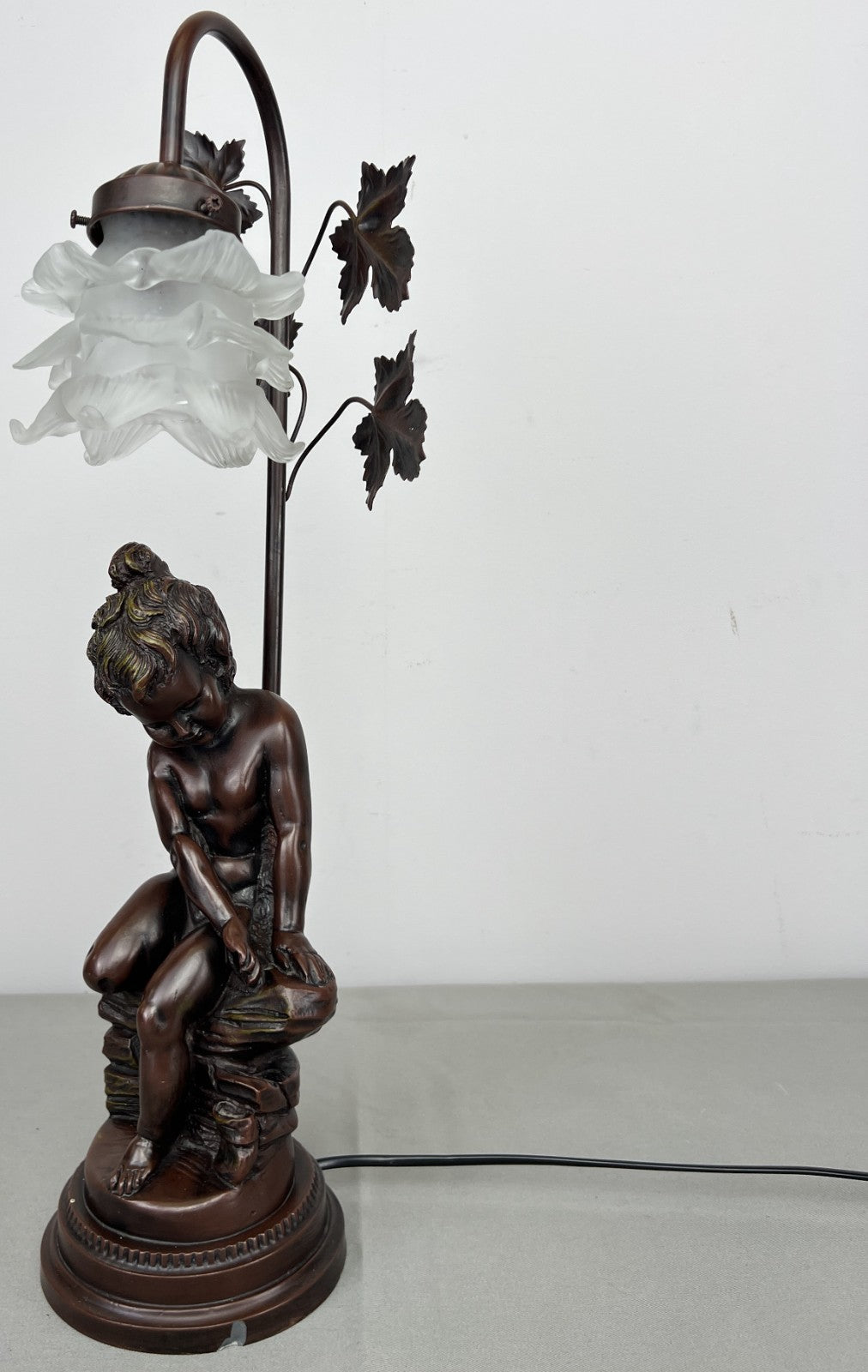 Lamp Vintage French Style Figural Composite Decorative Table Light LOT 6438