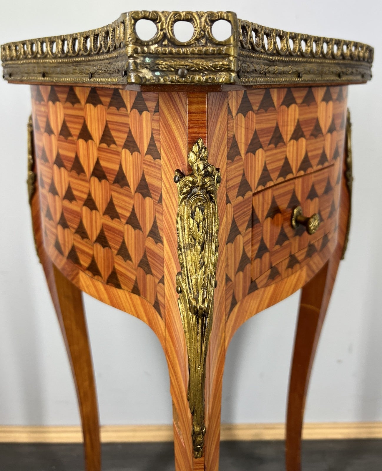 Cabinet Antique French Inlay Brass Trim Jewellery Table Sideboard LOT 42576