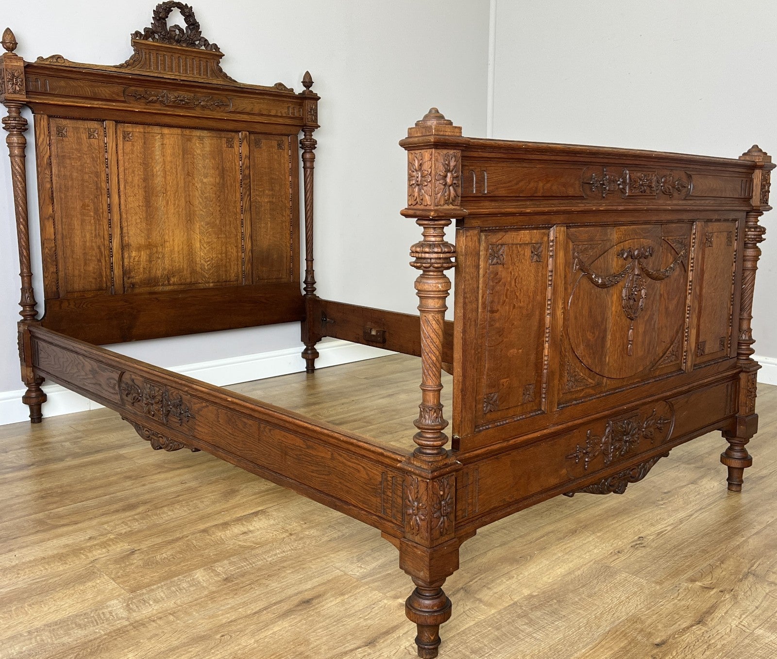 Bed Antique French Style Oak Double Bed Frame Carved Headboard LOT 61512