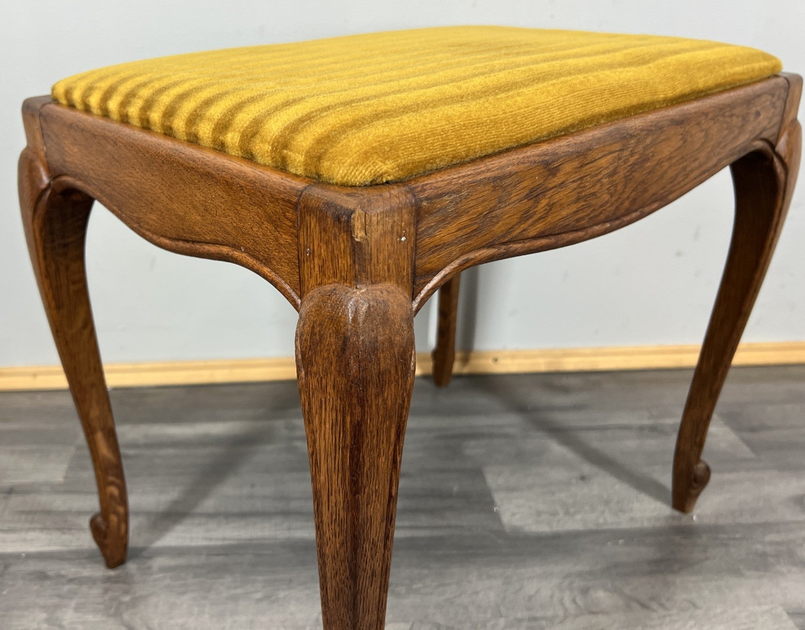 Footstool Vintage French Louis Style Oak Table Stool Upholstered Seat LOT 44223