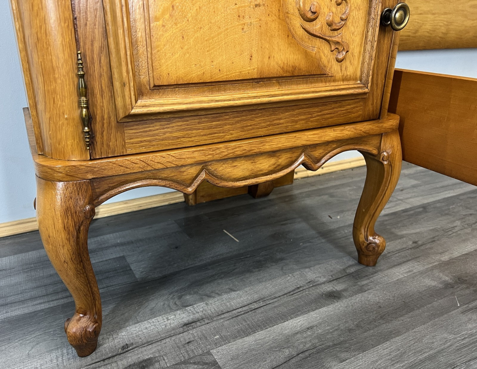 Bed Vintage French Louis XVI Double Bed Frame with Bedside Tables LOT 46289