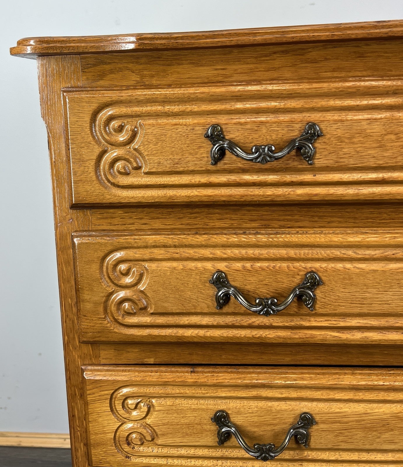 Chest of Drawers Vintage French Louis Oak Carved 4 Drawers Cabinet LOT 44543