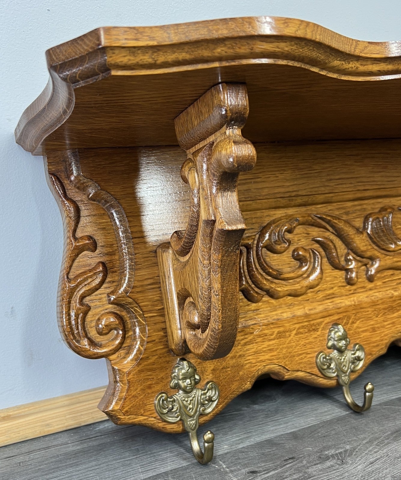 French Vintage Style Coat Rack Oak 6 Hooks Ornate Wall Shelf Coat LOT 46947