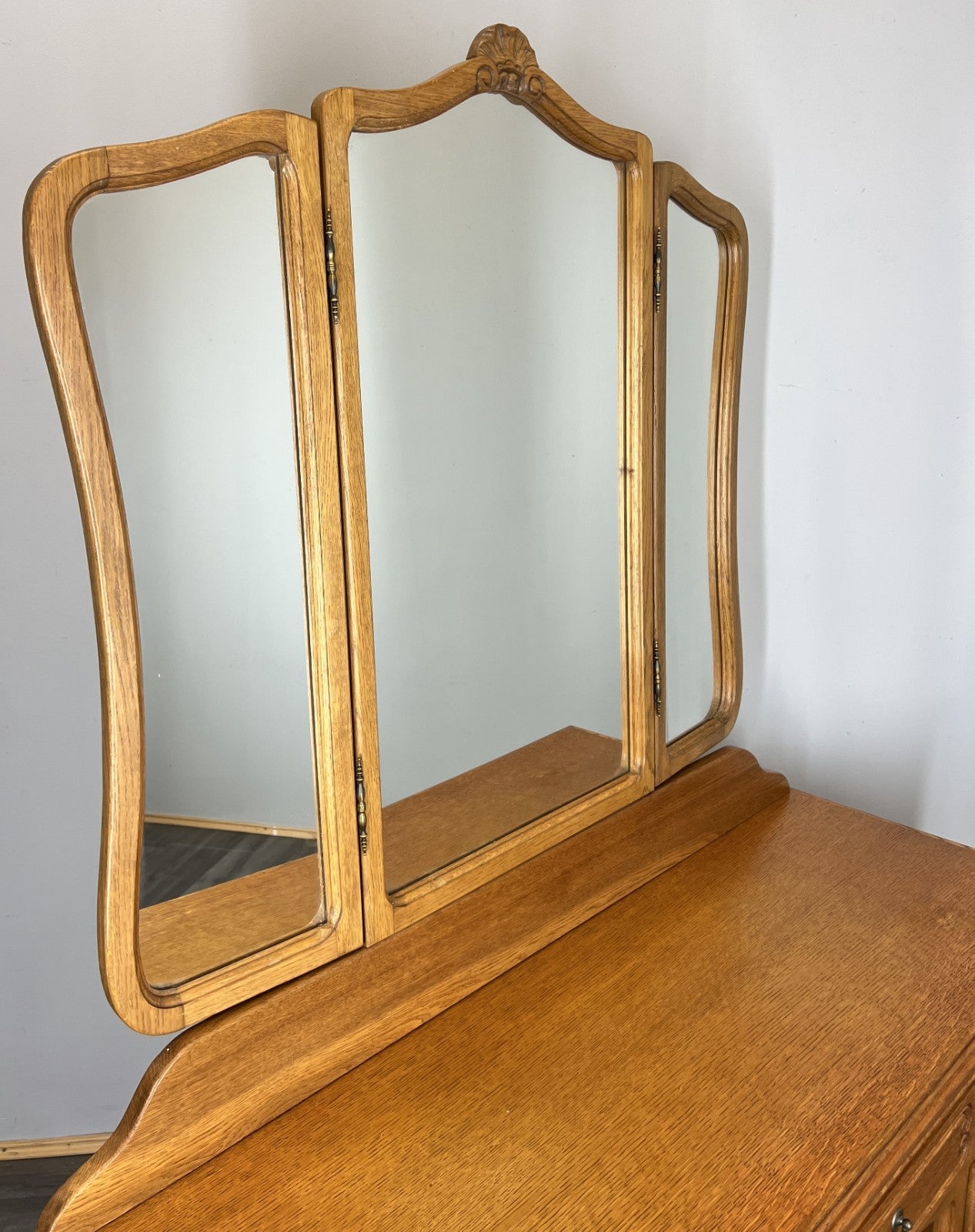 Vintage Dressing Table with mirror French Louis Oak Vanity Table Makeup LOT 45612