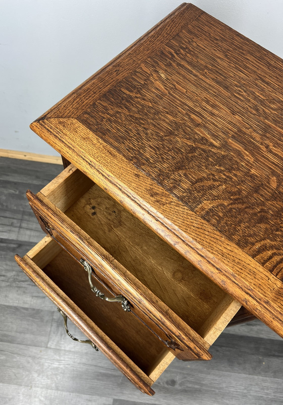 Bedside Table Vintage French Louis XVI Oak Carved Nightstand Cabinet LOT 469510
