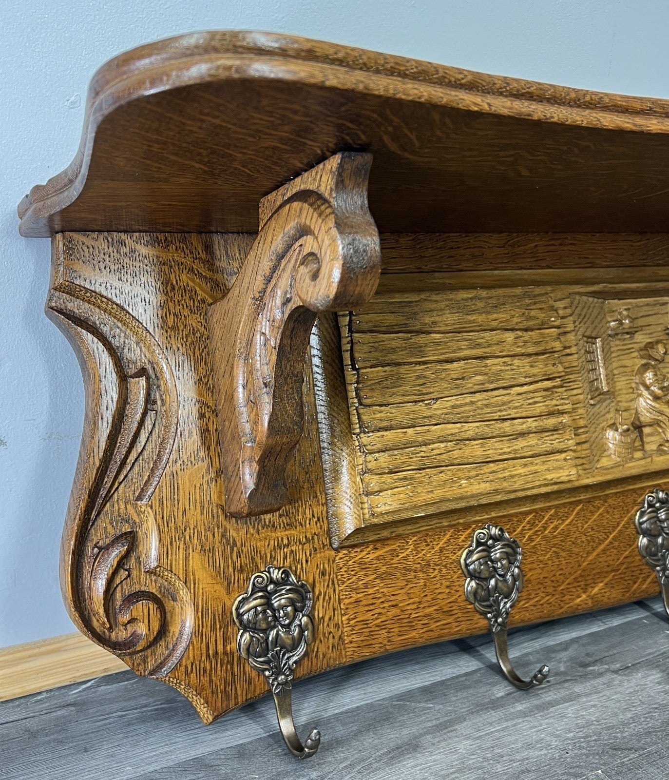 French Vintage Style Coat Rack Oak 6 Hooks Ornate Wall Shelf Coat LOT 46928