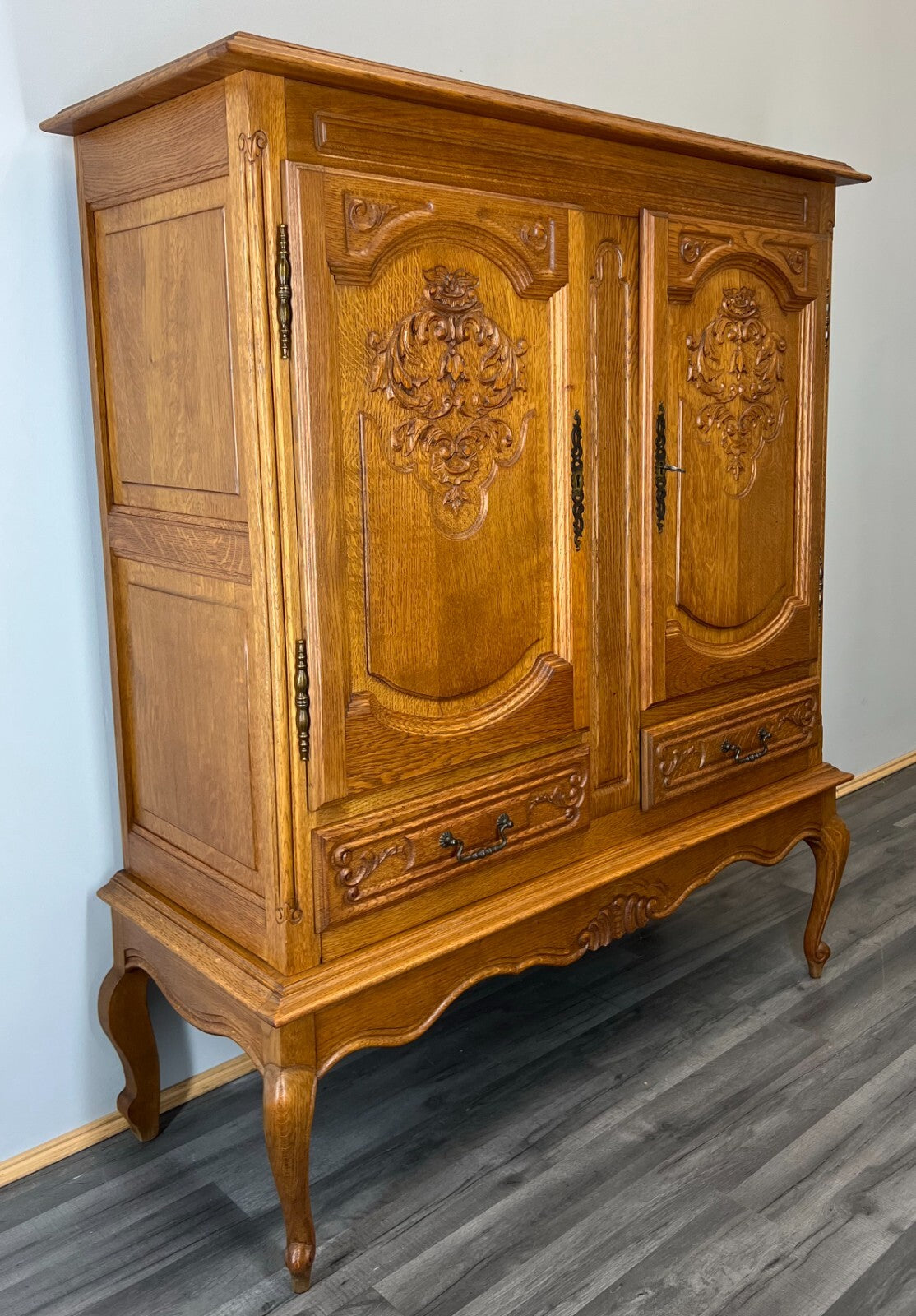 Cabinet Vintage French Louis XIV Style Carved Sideboard 2 Door Cupboard LOT 35522